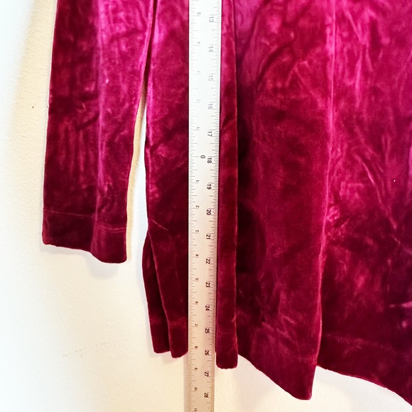 T by Talbots Maroon Burgundy Red Crushed Velvet V-Neck Top sz XS - Picture 7 of 7